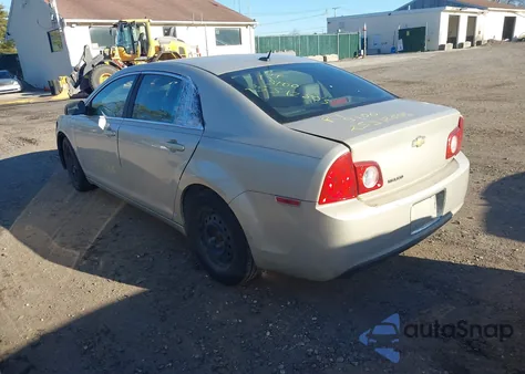 2010 Chevrolet Malibu Ls z USA, uszkodzony, nr VIN 1G1ZB5EB7AF162269